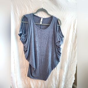 Jolie Blue Cold Shoulder cotton top size 6